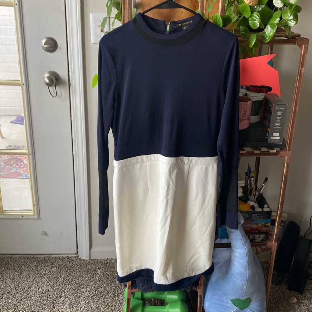 cute navy blue and white office dress, thicker skirt material that’s flattering